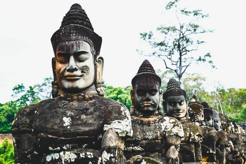Des statues de la cité d'Angkor Thom